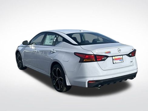 New 2025 Nissan Altima 2.5 SR w/ SR Premium Package image 3