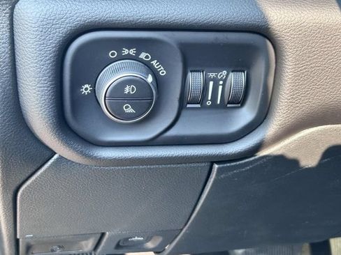 New 2027 RAM 2500 Laramie AWD/4WD image 24