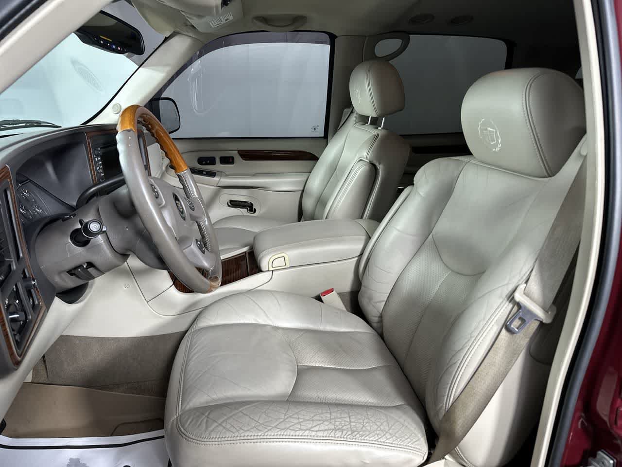 Used 2004 Cadillac Escalade ESV AWD image 13