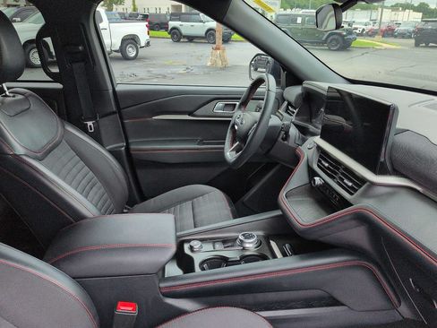 Certified 2025 Ford Explorer ST-Line w/ ST-Line Street Pack AWD/4WD image 10