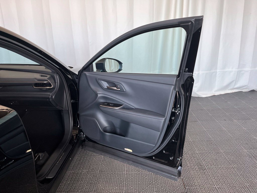 Used 2026 Toyota Crown Signia AWD/4WD image 19