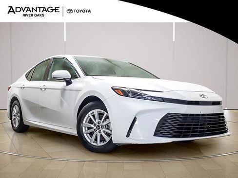 Certified 2025 Toyota Camry LE FWD image 2