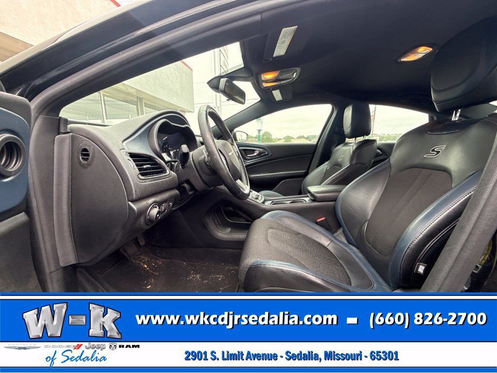 Used 2015 Chrysler 200 S FWD image 10