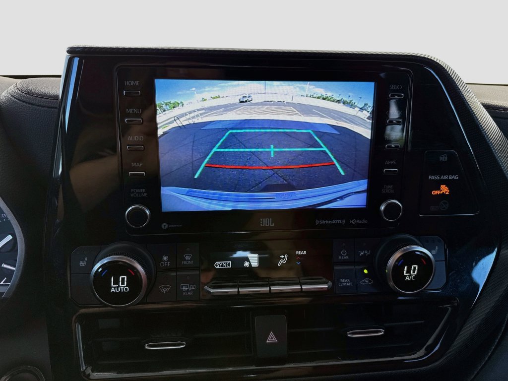 Used 2022 Toyota Highlander XSE FWD image 15