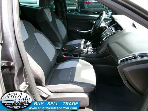 Used 2017 Ford Focus ST FWD image 18