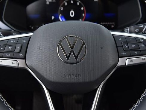 Used 2023 Volkswagen Taos SE image 18