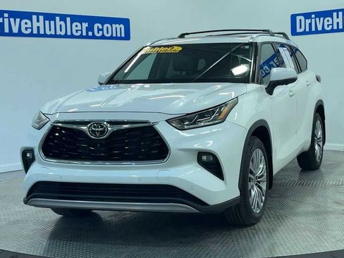 Used 2023 Toyota Highlander Platinum image 3