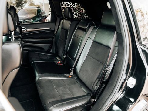 Used 2019 Jeep Grand Cherokee Altitude image 35