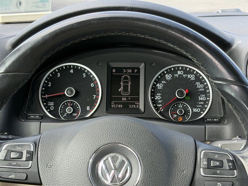 Used 2015 Volkswagen Tiguan SEL FWD image 27