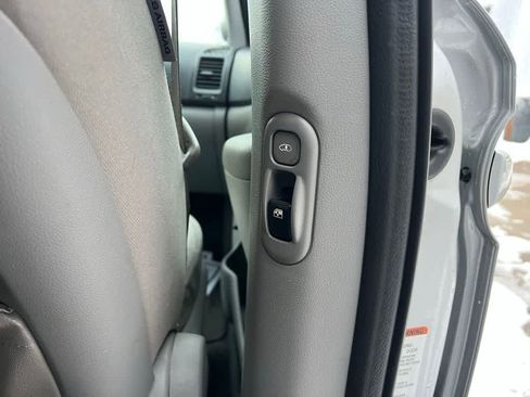 Used 2012 Kia Sedona LX w/ PWR Pkg image 16