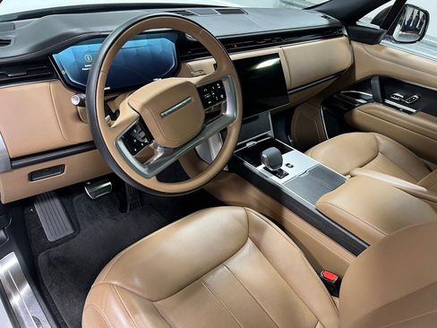 Used 2024 Land Rover Range Rover Long Wheelbase SE image 20