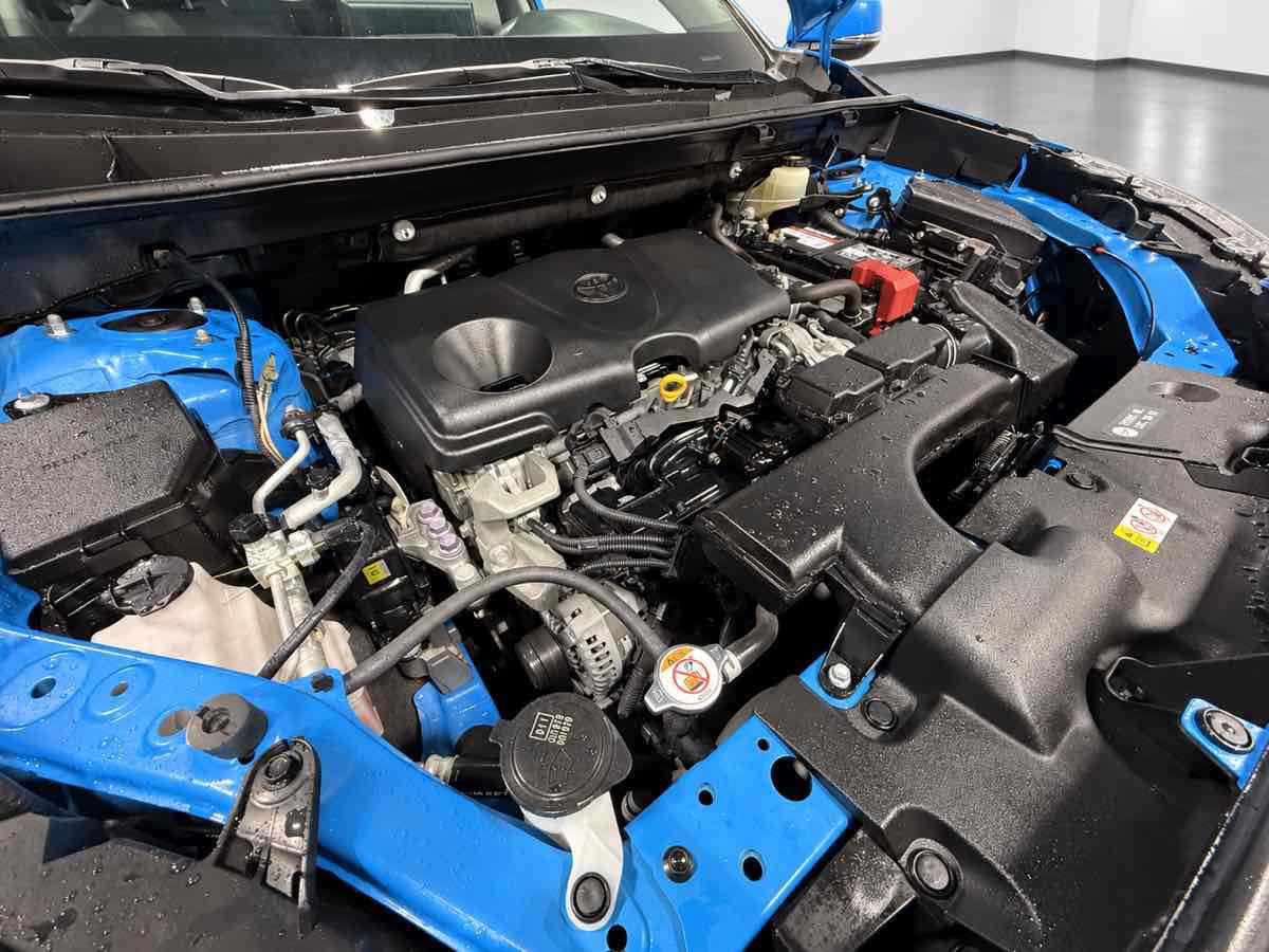 Used 2020 Toyota RAV4 XLE Premium AWD/4WD image 6