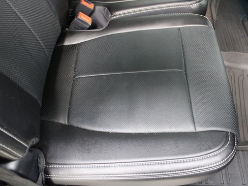 Used 2018 Ford F150 Lariat image 27