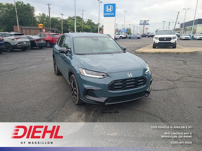Used 2025 Honda HR-V Sport image 1