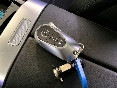 Certified 2026 Mercedes-Benz GLC 300 4MATIC image 15