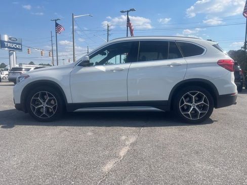 Used 2019 BMW X1 xDrive28i w/ Convenience Package AWD/4WD image 3