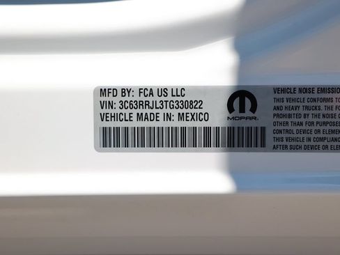New 2026 RAM 3500 Laramie AWD/4WD image 39