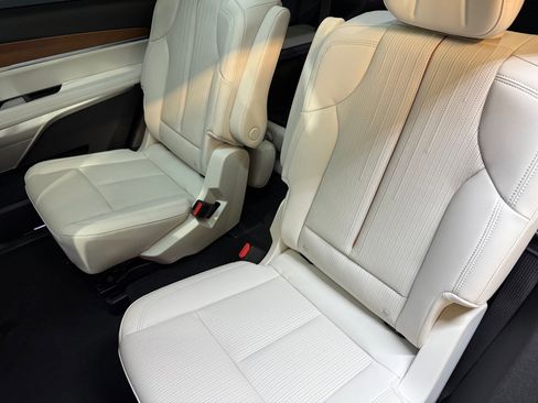 New 2026 Cadillac Vistiq Sport image 44