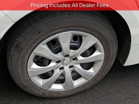 Used 2025 Toyota Corolla LE FWD image 9