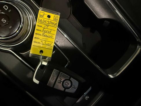 Used 2017 Ford Fusion SE w/ Fusion SE Technology Package image 37