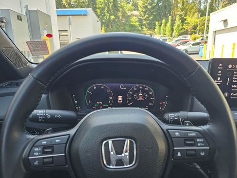 Used 2024 Honda Accord Sport image 26