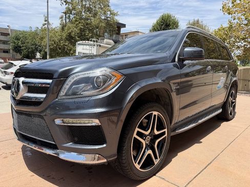 Used 2013 Mercedes-Benz GL 550 4MATIC image 2