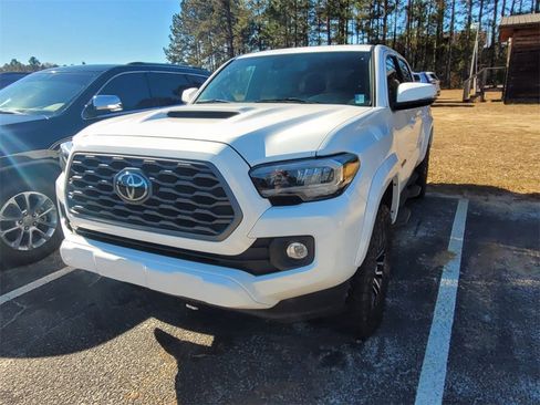 Used 2022 Toyota Tacoma TRD Sport image 6