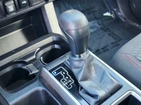 Used 2022 Toyota Tacoma SR5 AWD/4WD image 24