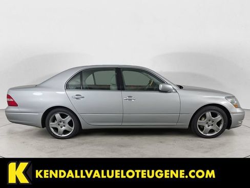 Used 2005 Lexus LS 430 RWD image 4