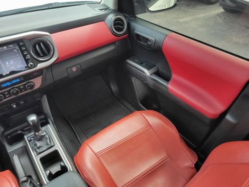 Used 2021 Toyota Tacoma SR5 image 12