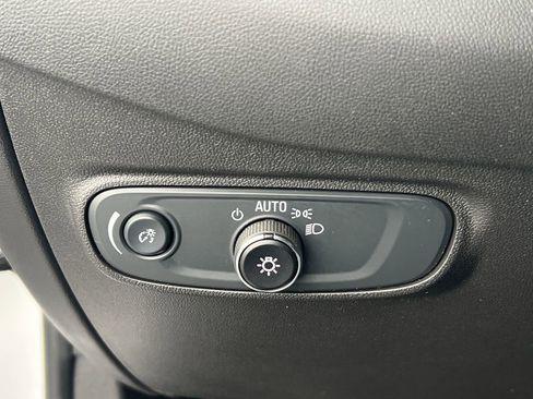 Used 2024 Chevrolet Equinox LT image 27