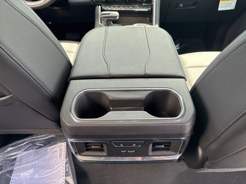 New 2025 GMC Sierra 1500 Denali w/ Denali Carbonpro Edition image 17