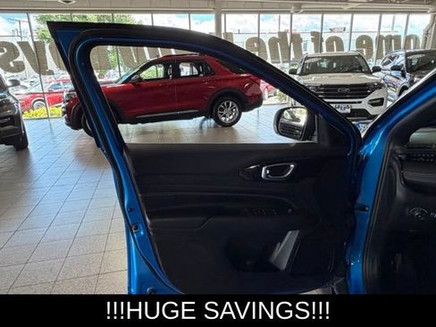 Used 2022 Jeep Compass Latitude AWD/4WD image 16