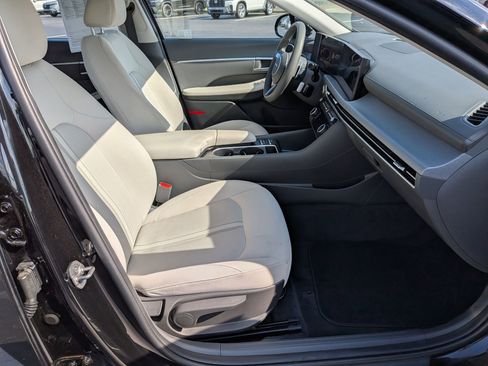 Used 2025 Hyundai Sonata SEL FWD image 36