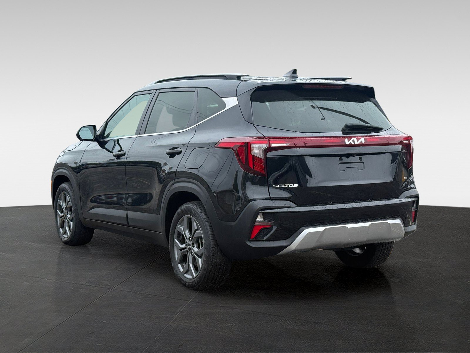 Used 2024 Kia Seltos S AWD/4WD image 7