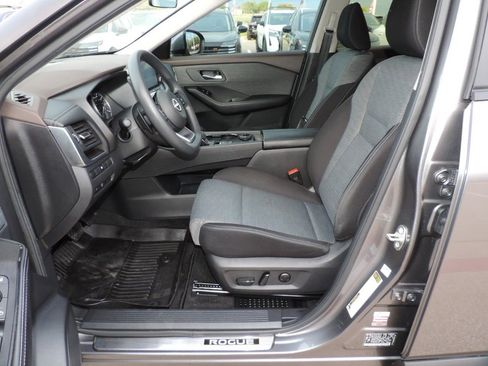 Used 2023 Nissan Rogue SV image 19