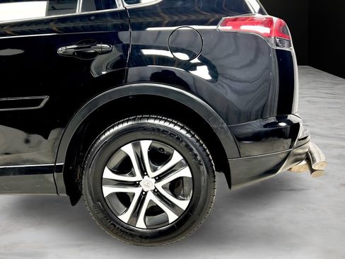 Used 2018 Toyota RAV4 LE w/ All Weather Liner Package AWD/4WD image 35