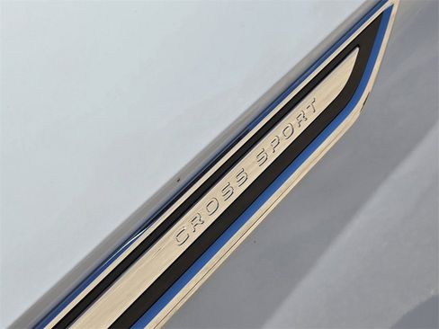 New 2025 Volkswagen Atlas Cross Sport SE image 9