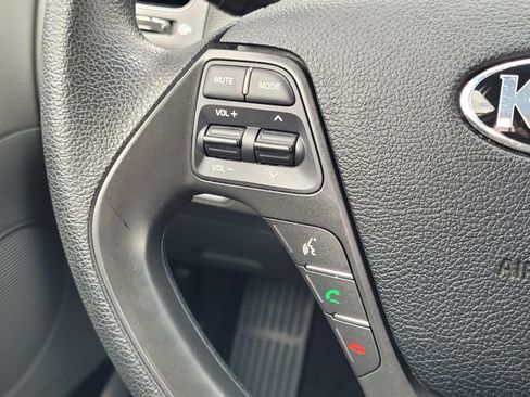 Used 2018 Kia Forte LX w/ LX Popular Package FWD image 12