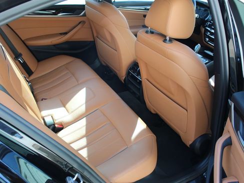 Used 2017 BMW 530i RWD image 13