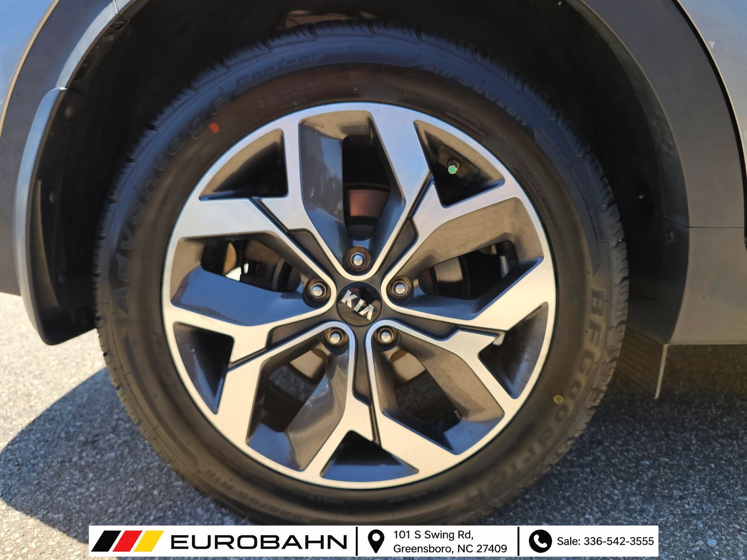 Used 2021 Kia Sportage EX FWD image 28