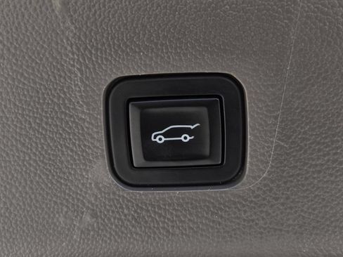 Used 2020 Chevrolet Traverse LT FWD image 10