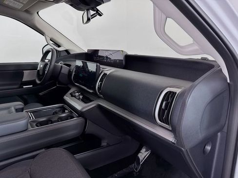 New 2025 Ford Expedition Active AWD/4WD image 28