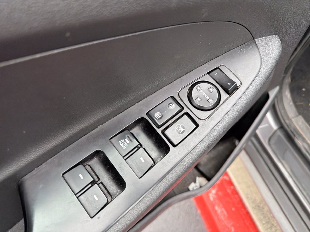 Used 2020 Hyundai Tucson SE FWD image 11
