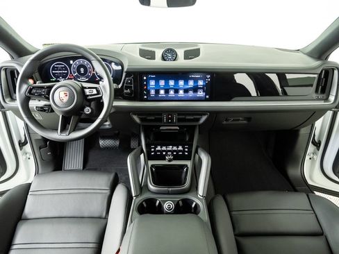 New 2026 Porsche Cayenne Coupe AWD/4WD image 19