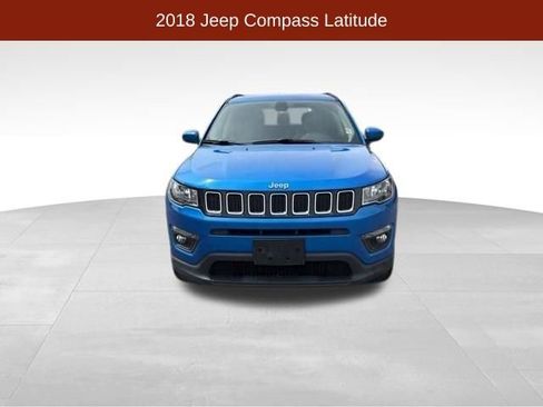 Used 2018 Jeep Compass Latitude w/ Popular Equipment Group AWD/4WD image 2