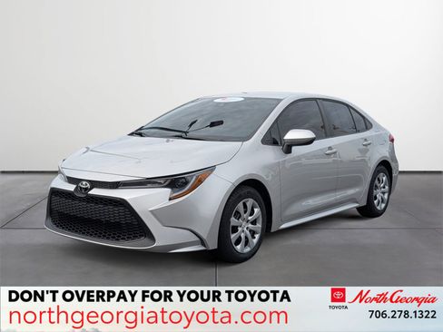 Certified 2022 Toyota Corolla LE image 1