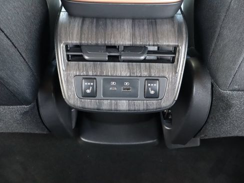 Used 2023 Nissan Ariya FWD image 32