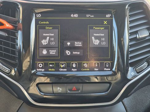 Used 2019 Jeep Cherokee Limited AWD/4WD image 16