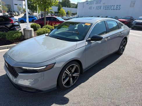 Used 2024 Honda Accord Sport image 5